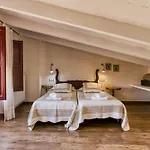 Ca La Maria Nyaraló *